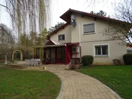 Location VILLA à  CORNY SUR MOSELLE