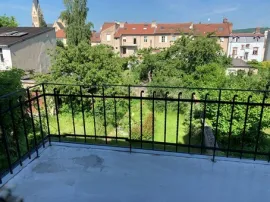 Location Appartement F2 Square Dornes avec terrasse