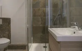 Location Studio meublé 19 m² balcon Paris Madeleine Opéra