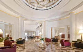Location Studio meublé 19 m² balcon Paris Madeleine Opéra