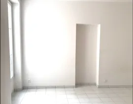 Location GRAND STUDIO CALME ET LUMINEUX REFAIT À NEUF