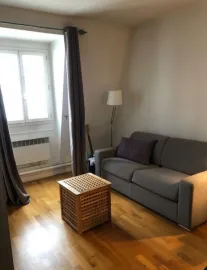 Location Studio meublé rue de l'Université - Paris 7e
