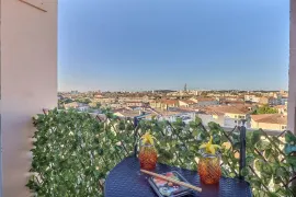 Location Colocation de 3 Chambres  à Nîmes Centre Ville