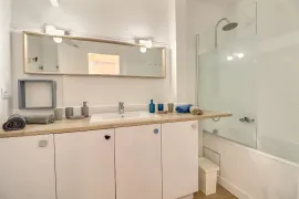 Location Colocation de 3 Chambres  à Nîmes Centre Ville