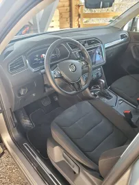 Voiture Volkswagen Tiguan R line