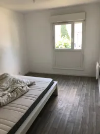 Location 2 pièces de 50m² en rdc à la Haute Croix