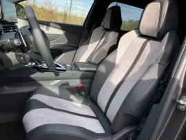 Voiture PEUGEOT 3008 II (2) 1.6 HYBRID 225 GT E-EAT8