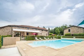 Vente Village 14 gîtes + piscine - 1 791 m² - LESIGNAC