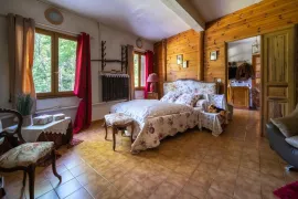 Vente Gîtes - 250 m² - Valbelle (04)