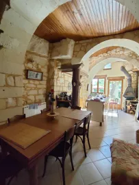 Vente Bien rare et atypique - Maison semi-troglodyte