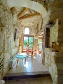 Vente Bien rare et atypique - Maison semi-troglodyte