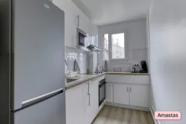 Location Beau T2 rénové et meuble - Premiére location