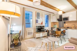 Location Studio meublé et rénové 27 m2 en plein cœur du célèbre quartier du Panier