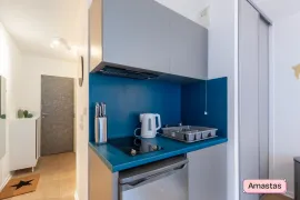Location Studio rénové et meublé avec goût