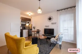 Location T2 meublé de 35m² rénové au dernier étage avec terrasse et salle de sport !