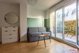 Location Studio rénové et meublé en plein coeur de créteil avec terrasse