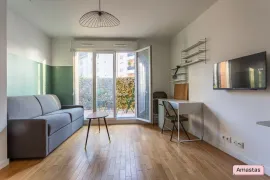 Location Studio rénové et meublé en plein coeur de créteil avec terrasse