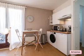 Location Studio dernier étage avec terrasse au Busca possibilité pkg