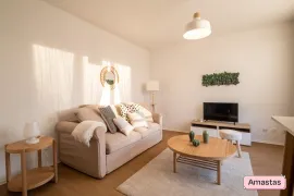 Location Studio dernier étage avec terrasse au Busca possibilité pkg