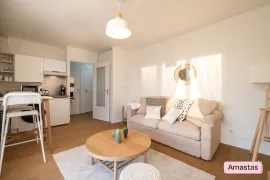 Location Studio dernier étage avec terrasse au Busca possibilité pkg