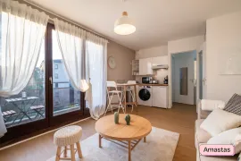 Location Studio dernier étage avec terrasse au Busca possibilité pkg