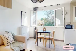 Location Studio 20m² meublé secteur Hopitaux Facultés avec place de parking