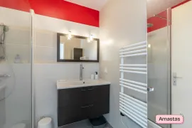 Colocation Trois chambres disponibles dans cette colocation meublée de 5 chambres en plein centre de saint-priest avec balcon