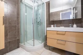 Colocation Colocation 4 chambres rénovée et meublée avec balcon