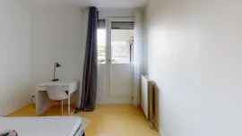 Colocation Une chambre disponible dans cette colocation meublée à 15 min du centre-ville