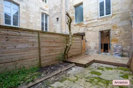 Location Studio meublé avec terrasse et jardin - Quartier Capucins