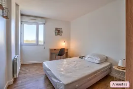 Colocation COLOCATION - Beau T4 - Entièrement refait à neuf - 3 chambres disponibles (1 avec balcon)