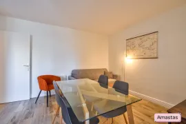 Colocation COLOCATION - Beau T4 - Entièrement refait à neuf - 3 chambres disponibles (1 avec balcon)