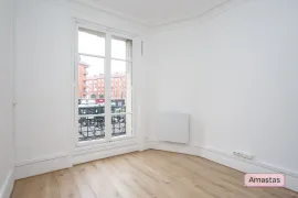 Location Studio - Refait à Neuf - Première Location