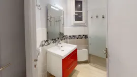 Location Studio meublé et équipé proche Cathédrale Saint-Nicolas de Nice (balcon de 9m2)