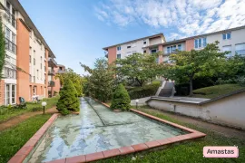 Location Vaste studio 29m² avec terrasse et pkg Pont des Demoiselles