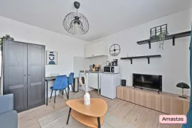 Location Studio meublé dernier étage avec balcon
