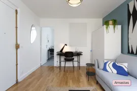 Location Beau studio avec cuisine séparée