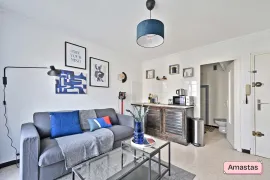 Location Studio meublé avec balcon
