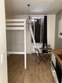 Location Studio meublé en très bon état à Lyon 7