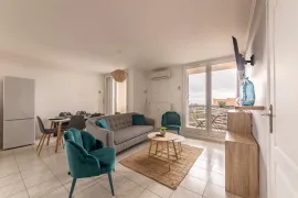 Colocation Marseille 13013 - Charmant T5 lumineux en colocation avec loggia
