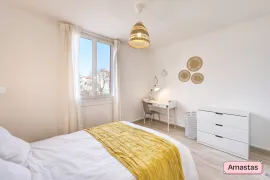 Colocation COLOCATION DE 3 CHAMBRES SUR VAULX EN VELIN ENTIEREMENT RENOVEE ET MEUBLEE - 469760