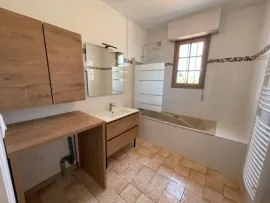 Location APPARTEMENT PLAIN PIED 3 CHAMBRES