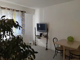 Location 2 nuits minimum, Grand studio meublé, équipé.