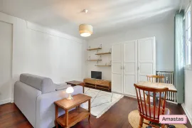 Location Lumineux studio meublé de 29m2 à Issy-les-Moulineaux