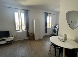 Location Marseille 13005 - Charmant studio lumineux en plein cœur de Marseille