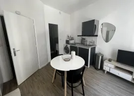 Location Marseille 13005 - Charmant studio lumineux en plein cœur de Marseille - HONORAIRES DE LOCATION OFFERTS