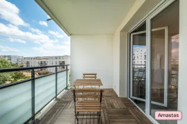 Location T2 meublé de 42m² rénové avec terrasse et pkg à 7 min du métro B