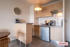 Location T2 meublé de 42m² rénové avec terrasse et pkg à 7 min du métro B