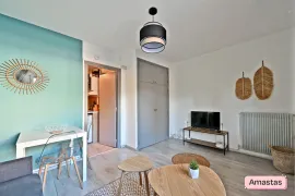 Location Studio meublé et rénové quartier Hôpitaux Facultés