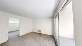 Location Neuf, type 2, balcon